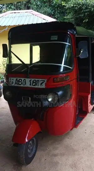 Bajaj RE 2017