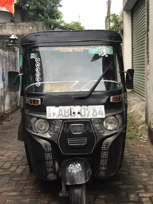 Bajaj RE 2015