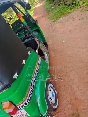 Bajaj RE 1995