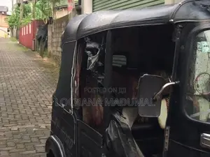 Bajaj RE 2015