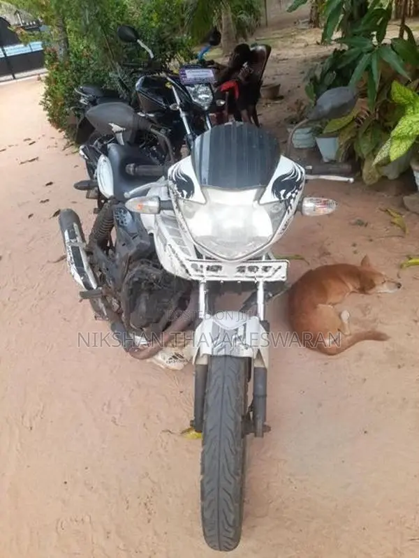 TVS Apache WQ2834 2011