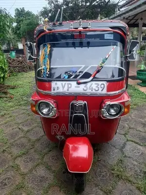 Bajaj RE 2011