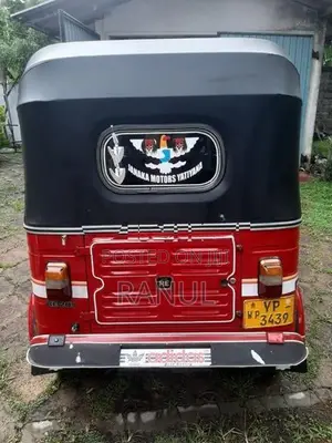Bajaj RE 2011