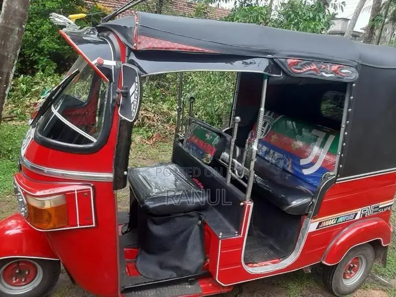Bajaj RE 2011