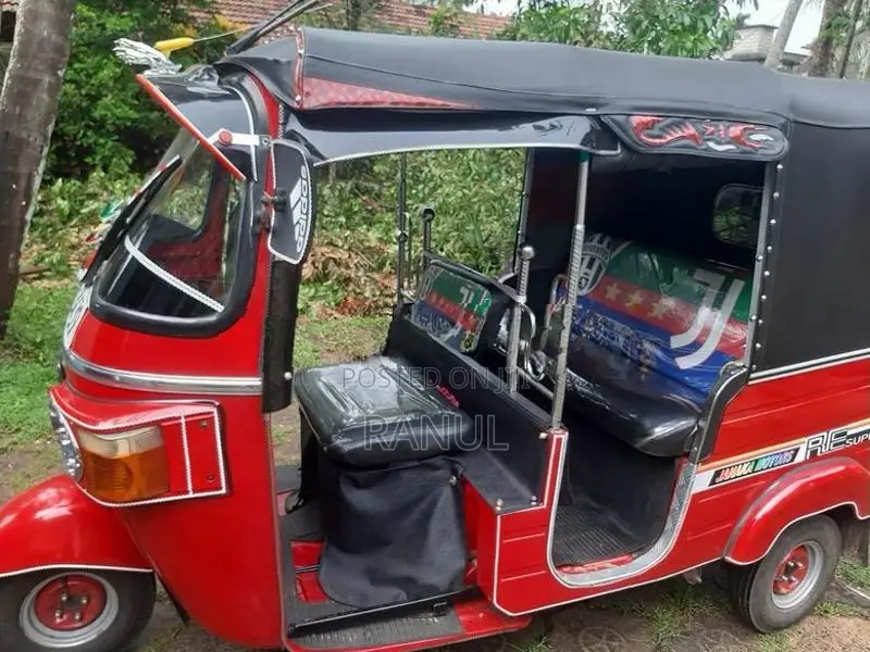 Bajaj RE 2011