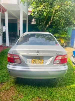 Nissan Sunny 2001