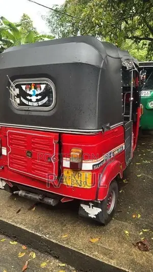 Bajaj RE 2011