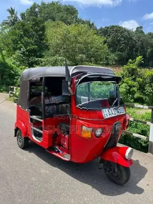Bajaj RE vill 2013