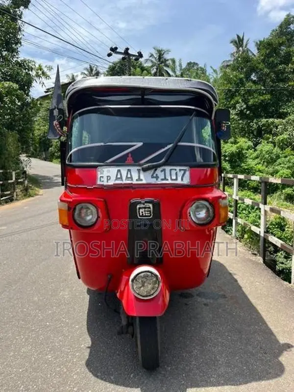 Bajaj RE vill 2013