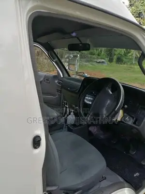 Toyota Dolphin LH123 1998