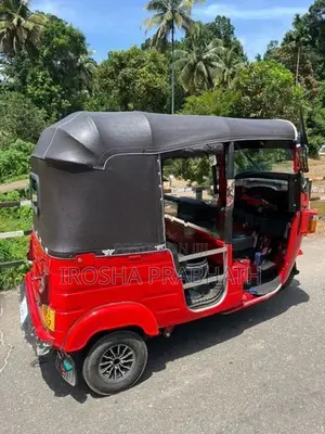 Bajaj RE vill 2013