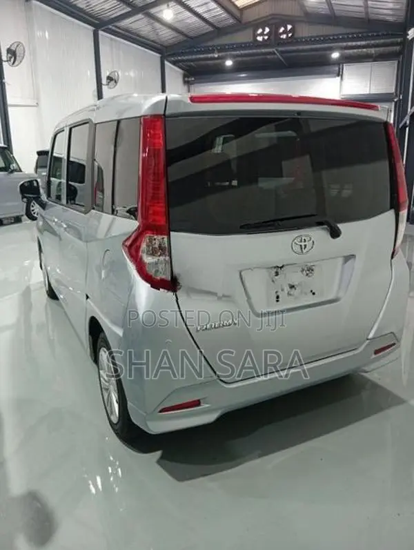 Toyota Roomy X 2024