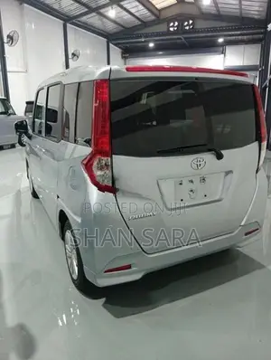 Toyota Roomy X 2024