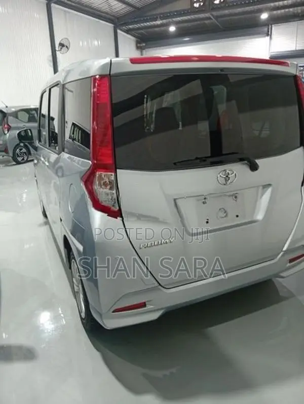Toyota Roomy x 2023