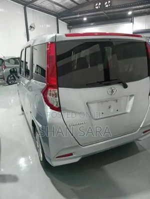 Toyota Roomy x 2023