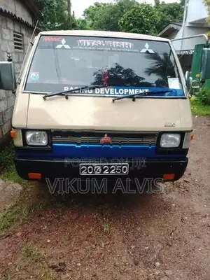 Mitsubishi L300 1988