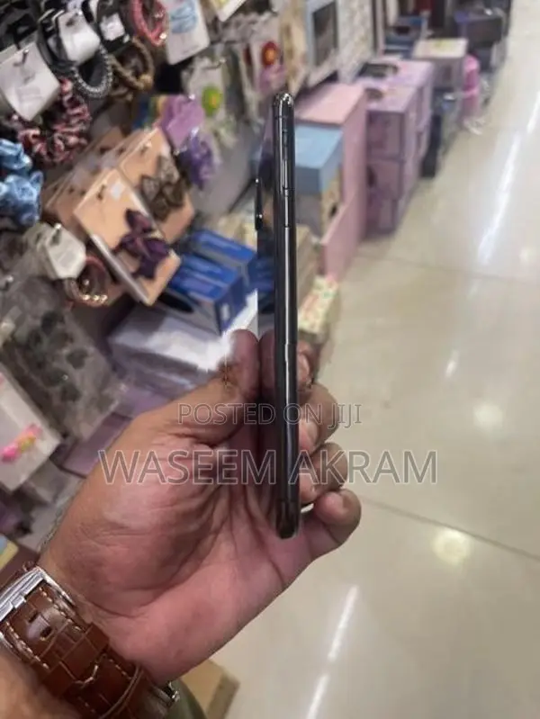 Apple iPhone XS Max (Used)