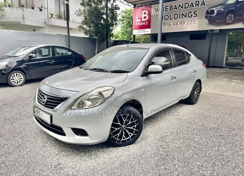 Nissan Sunny N17 ( Japan ) 2014