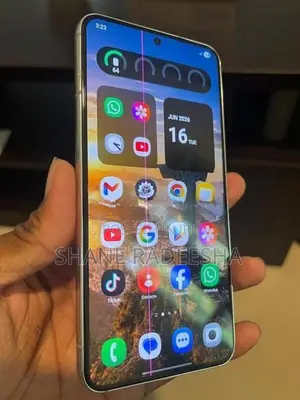 Samsung Galaxy S22 (Used)