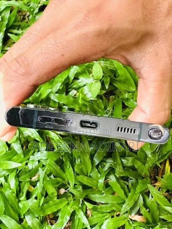 Samsung S22 Ultra (Used)