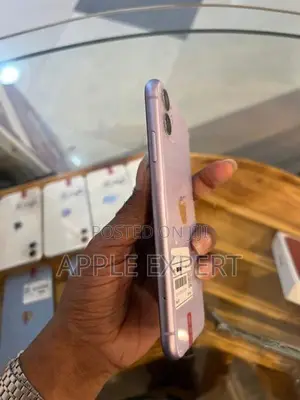 Apple iPhone 11 (Used)