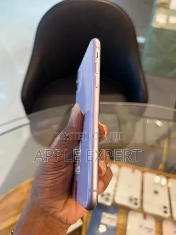 Apple iPhone 11 (Used)