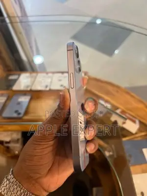 Apple iPhone 14 (Used)