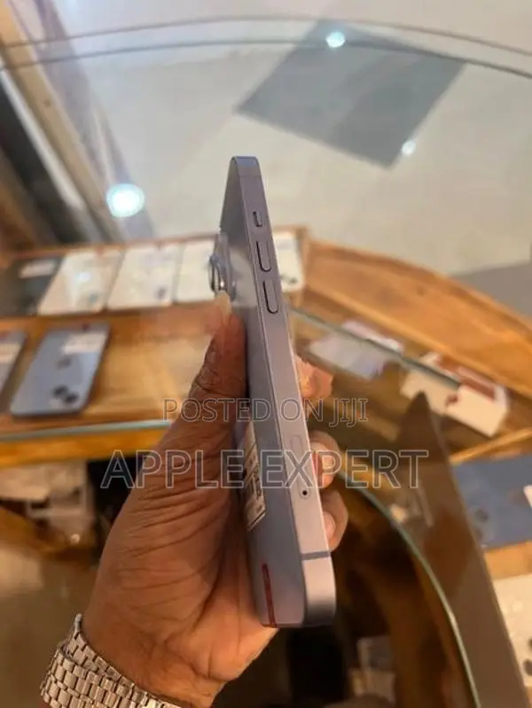 Apple iPhone 14 (Used)
