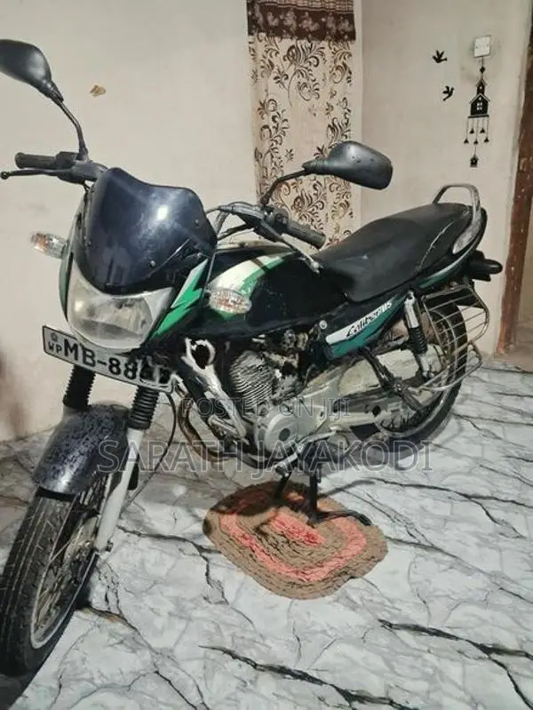 Bajaj Caliber 2004
