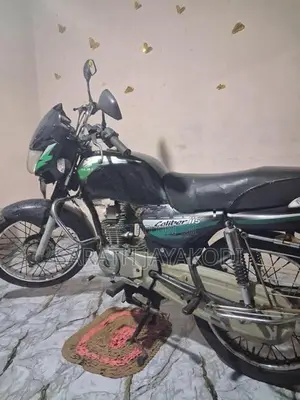 Bajaj Caliber 2004