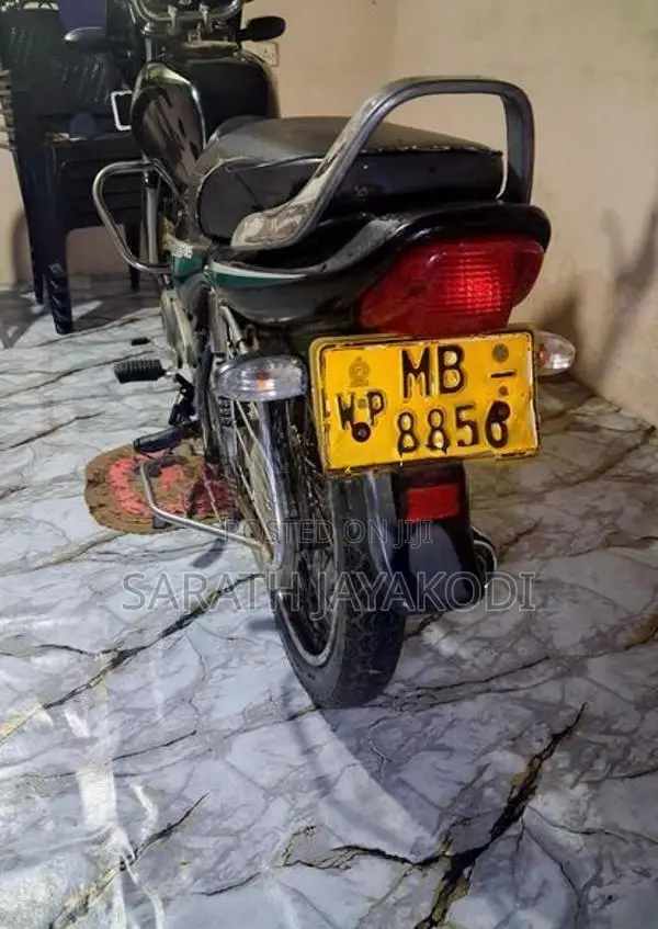 Bajaj Caliber 2004