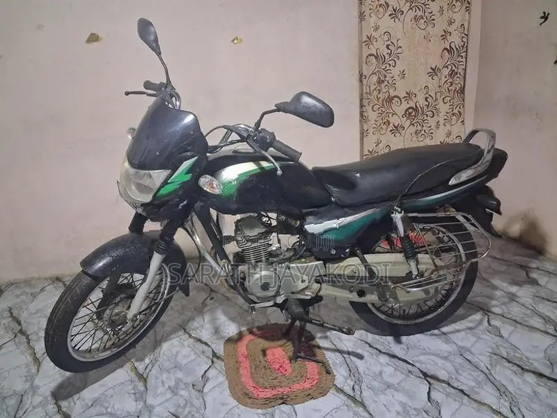 Bajaj Caliber 2004