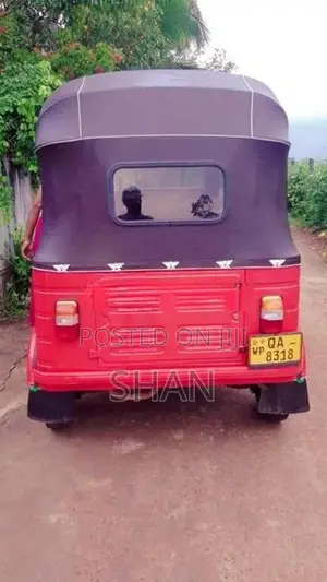Bajaj RE 2005