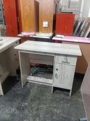 3×1.5 Ft Melamine Tables
