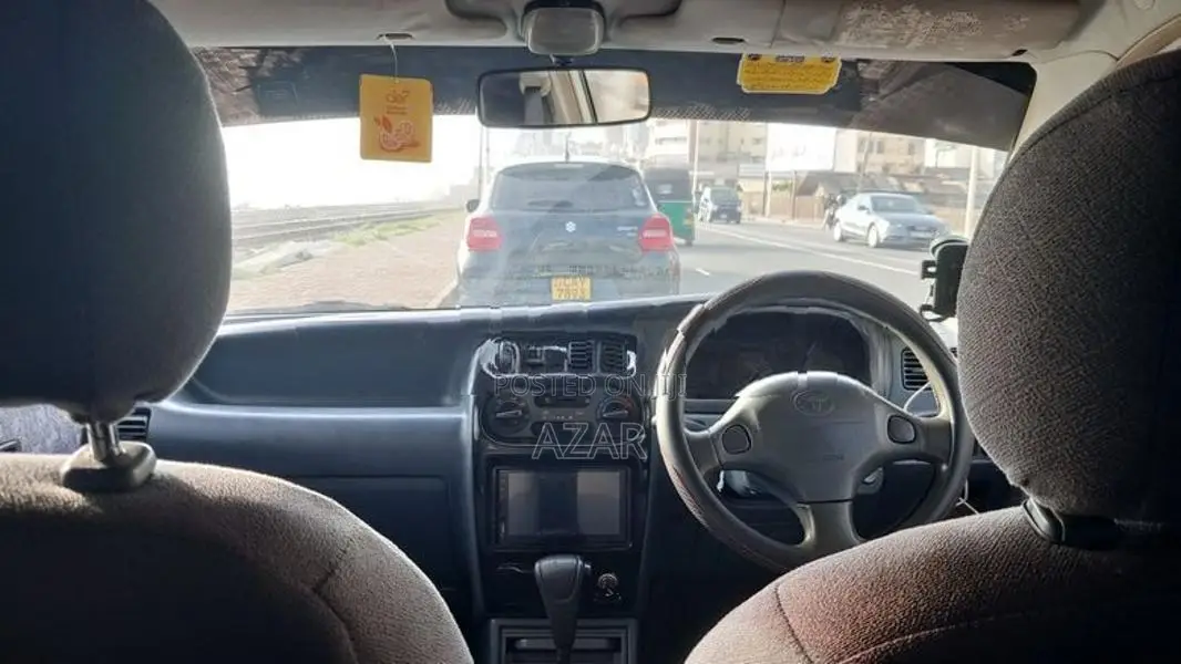 Toyota Duet 2001