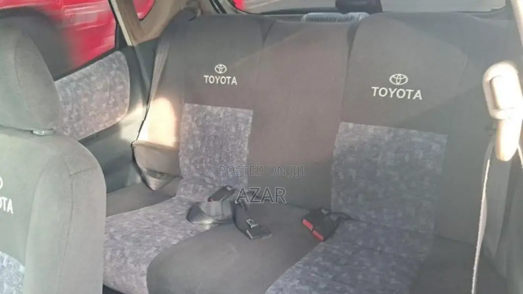 Toyota Duet 2001