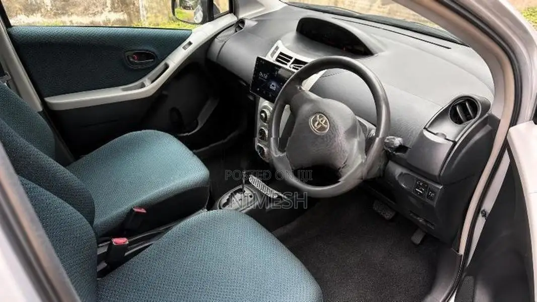 Toyota Vitz SCP90 2007