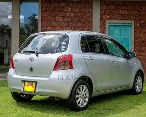 Toyota Vitz SCP90 2007