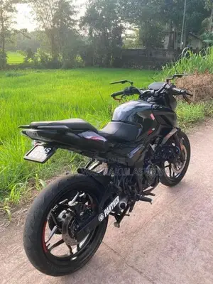 Bajaj Pulsar N160 normal 2025