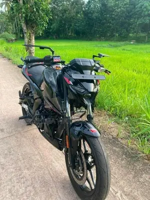 Bajaj Pulsar N160 normal 2025