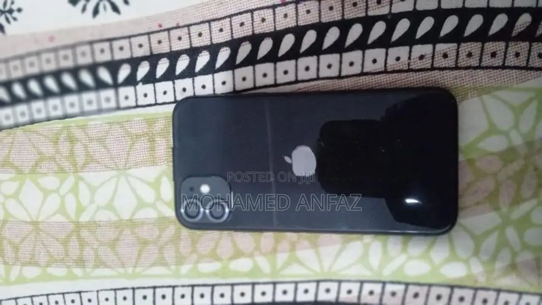 Apple iPhone 11 (Used)