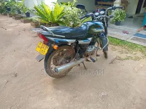 Bajaj CT100 2013