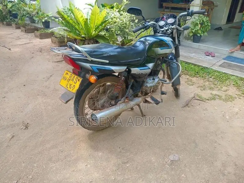 Bajaj CT100 2013