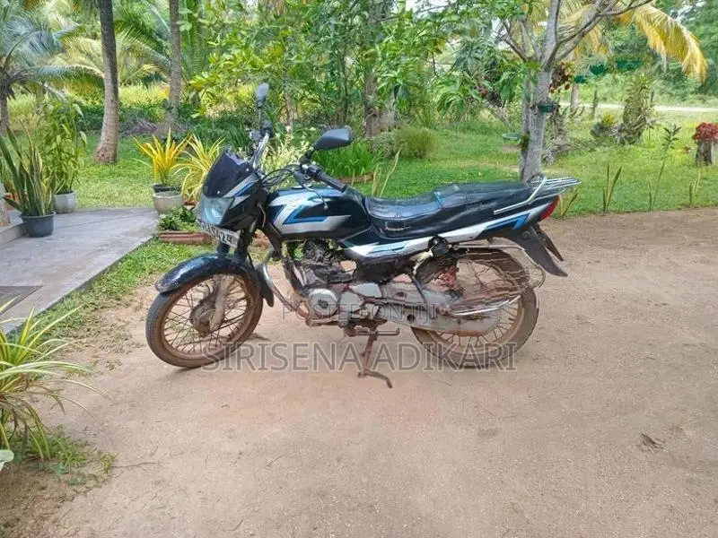 Bajaj CT100 2013
