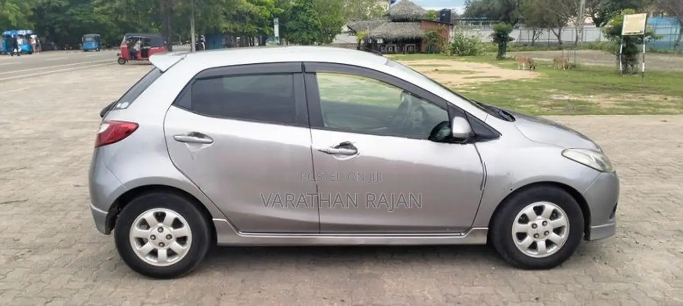 Mazda Demio 2010