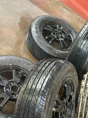 Toyota Prius Alloy Wheels with Tires - 15''