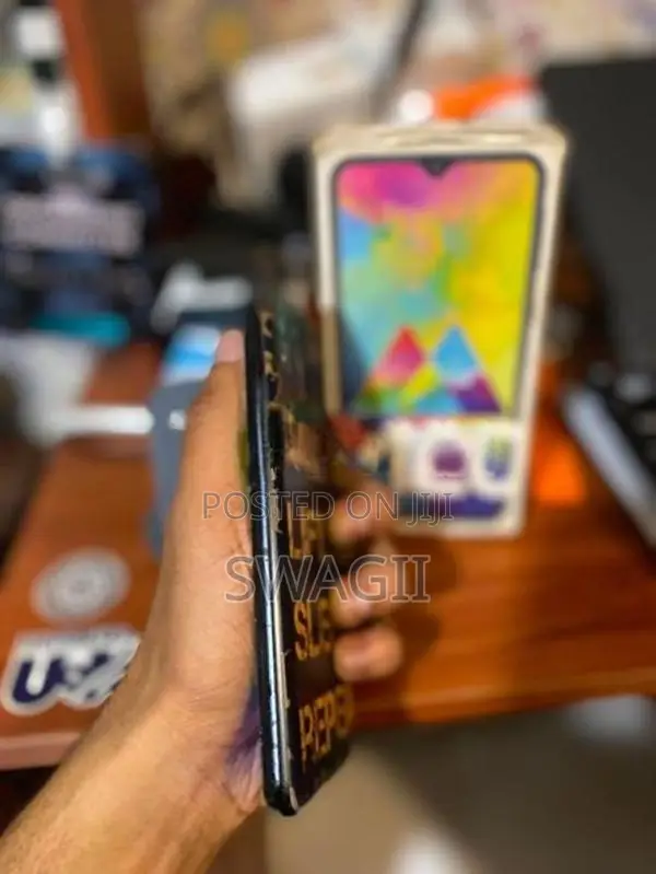 Samsung Galaxy M20 32GB (Used)