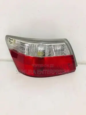 Toyota Premio ZRT260 Tail Light Lh