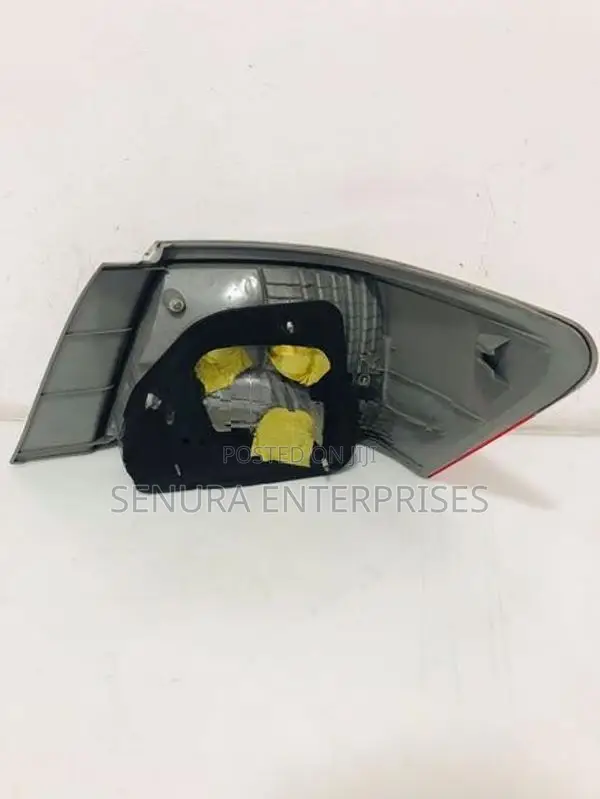 Toyota Premio ZRT260 Tail Light Lh