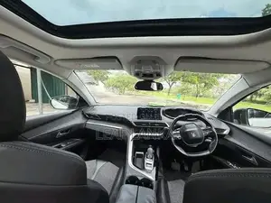 Peugeot 5008 2018